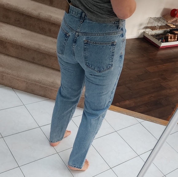 Calvin Klein Jeans Easy Low Rider Straight Leg Jean Light Blue 13 - Picture 3 of 13